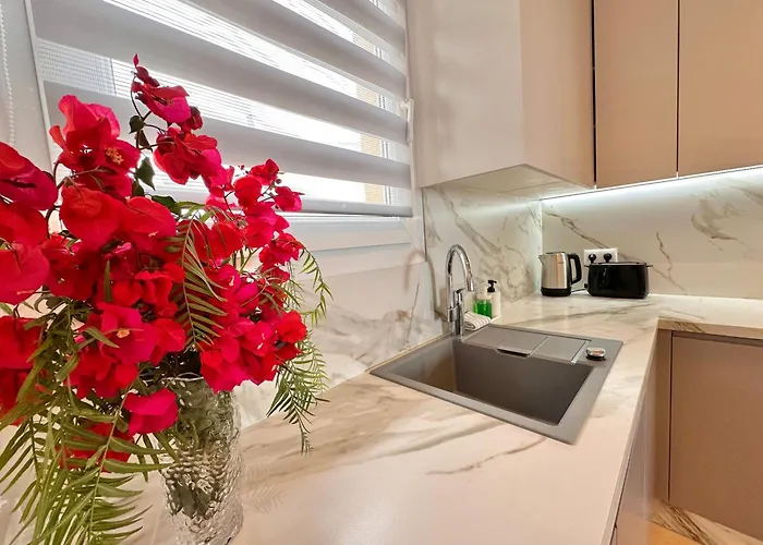 Sunshine With Sea Viev Адехе